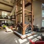 Condo With Great Ski Access And Heated Garage