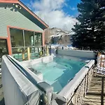 Space For All! Close To Lift 7, Fireplace, Hot Tub Condo