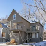 Tri-Level Condo, Close To Coonskin Lift!