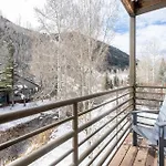 Apartment River Retreat! Mtn View Balcony, Pool, Hot Tub Viking 210 *