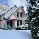 Bachman Village #9 - Backyard And Steps To Skiing! Holiday home