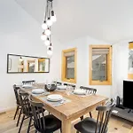 Chalet Chic Condo, Short Walk To Lift 7, Covered Parking Condo