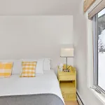 Holiday home In Out 5 Minute Walk To Everything