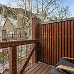 Ski In Out 5 Minute Walk To Everything