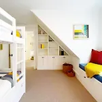 Holiday home 425 Depot Ave *