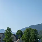 Walk To Everything, Views To The Waterfalls Sleeps 8