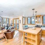 Telluride Lodge