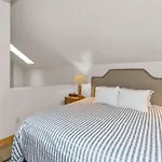 2 Bedroom Condominium - Luxury Skiin And Out - On River To