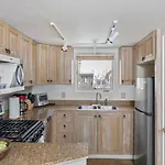 Luxury Condo - Open For Bluegrass