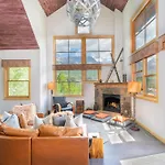 4Br With Hot Tub Walk To Chondola