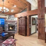 Penthouse At The Peaks 614