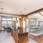 Penthouse At The Peaks 623