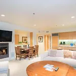 Penthouse At The Peaks 746