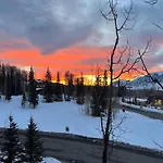 Lorian 7 Steps From The Ski Slopes, Hot Tub, Gym