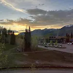 Lorian 7 Steps From The Ski Slopes, Hot Tub, Gym