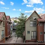 3Br 3 1 2Ba Center Of Everything New Listing On Our New Home