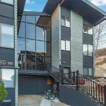 Tomboy 144 Apartment