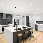 Sunny Condo, Box Canyon Views, Pool & Hot Tub Apartment *