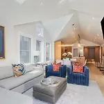 Upscale Near Lift And Town With Mountain Views Holiday home