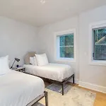 Upscale Near Lift And Town With Mountain Views Holiday home