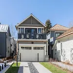 Upscale Condo Near Lift And Town With Mountain Views