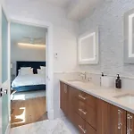 Upscale Near Lift And Town With Mountain Views Holiday home *