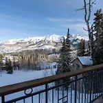Slopeside Villa By Exceptional Stays
