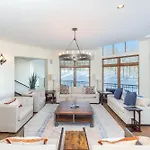 Slopeside Villa By Exceptional Stays