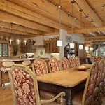 Hilltop Hideaway By Exceptional Stays