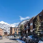 Ice House 203 By Exceptional Stays