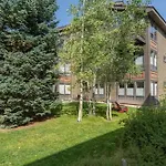 Peaceful Home-Like Condo - Spacious, Private Deck, Fireplace Condo