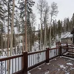 Twin Elk By Exceptional Stays