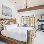 Twin Elk By Exceptional Chalet *