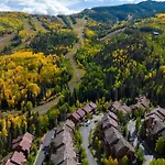 Townhome On The Creek 135 By Avantstay Ski In Ski Out Home W Hot Tub