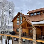 Luxury Mountain Retreat With Hot Tub And Views