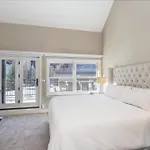 Ski In Out In Town! Ski Area Views, Fireplace, Hot Tub Condo