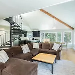 Holiday home Amazing Floor Ghostrider