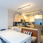 One Block Walk To Gondola, Lockers Downstairs, River Trail Close By! Holiday home Telluride