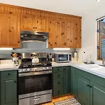 Experience Luxury At Alpenglow At Holiday home *