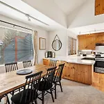 Holiday home Experience Luxury At Alpenglow At *