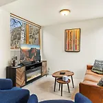 Experience Luxury At Alpenglow At Holiday home *