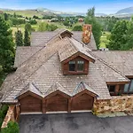 Luxe Mountain Village Retreat Hot Tub With Views
