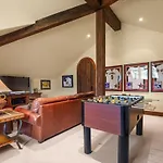 Luxe Mountain Village Retreat Hot Tub With Views Holiday home