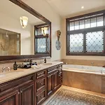 Luxe Mountain Village Retreat Hot Tub With Views Holiday home Telluride