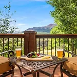 Luxe Mountain Village Retreat Hot Tub With Views Holiday home