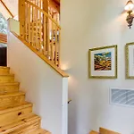 Stunning Views! Ski-in/out Mountain Village Holiday home *