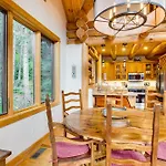 Stunning Views! Ski-in/out Mountain Village Holiday home *
