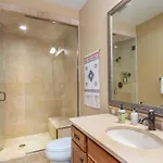 Ski-in Ski-out 4br W- Deck, Hot Tub, & Crib Holiday home