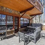 Ski-in Ski-out 4br W- Deck, Hot Tub, & Crib *