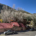 One Block Walk To Gondola, Lockers Downstairs, River Trail Close By!